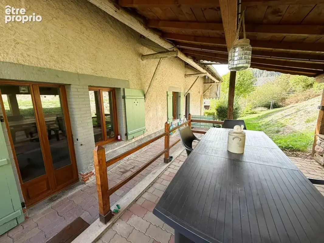 Vente maison de village rénovée, mitoyenne par l'arrière, sur terrain de 7,07 ares LA LONGINE - photo 4
