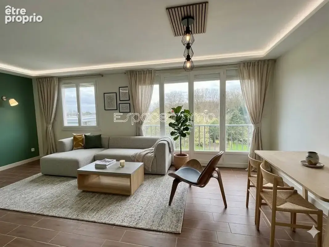 Appartement à MONT-SAINT-AIGNAN