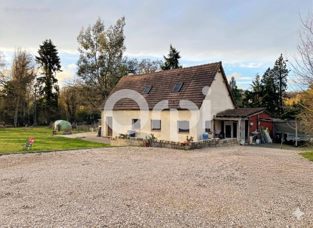 Maison à SYLVAINS-LES-MOULINS