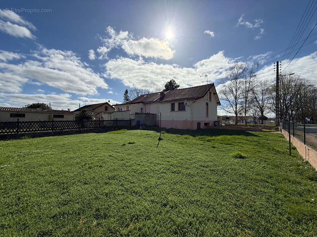 Maison à COMMENTRY