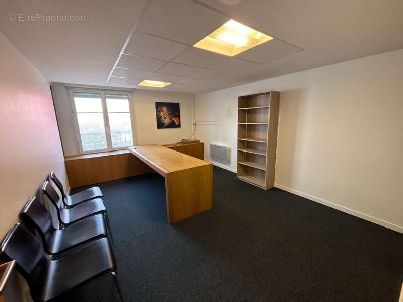 Commerce à LA FERTE-SOUS-JOUARRE