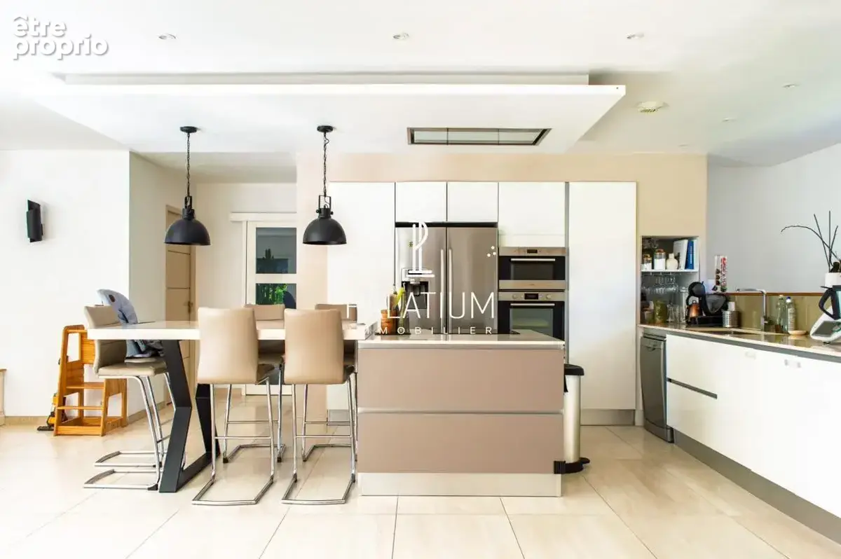 Superbe villa contemporaine dans le village de Claret - photo 2