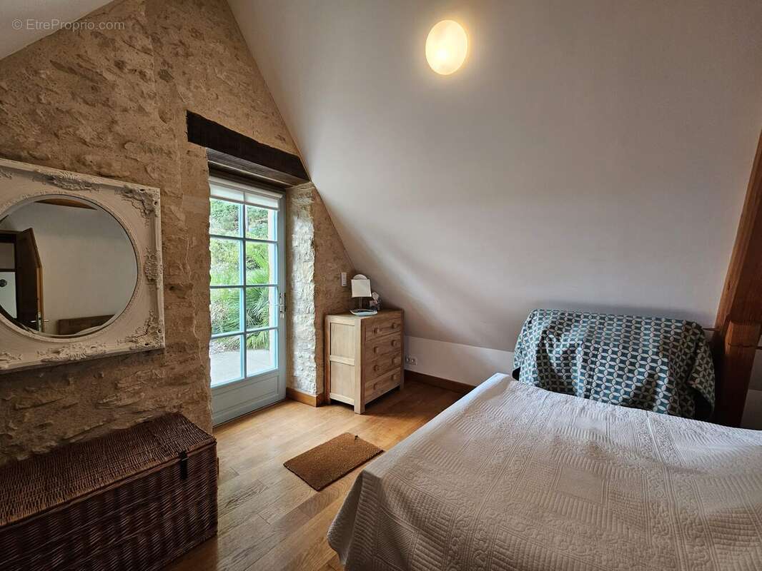 Maison à MAUZAC-ET-GRAND-CASTANG