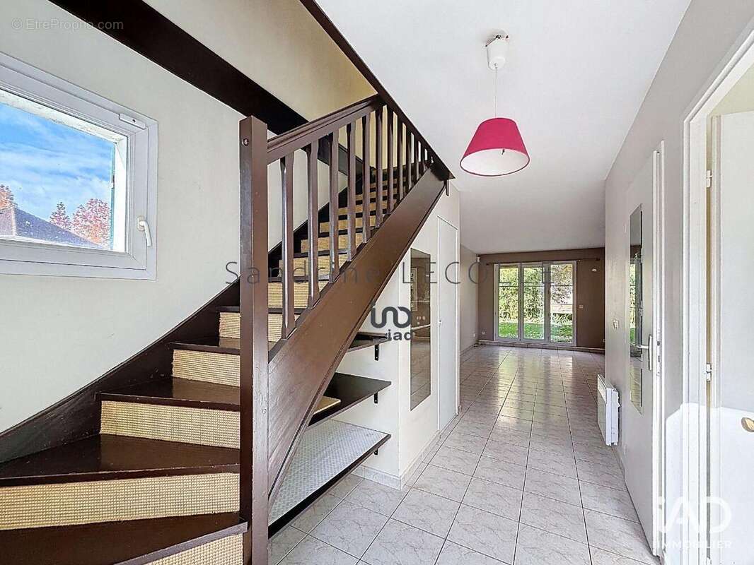 Photo 5 - Maison à BAILLY-ROMAINVILLIERS