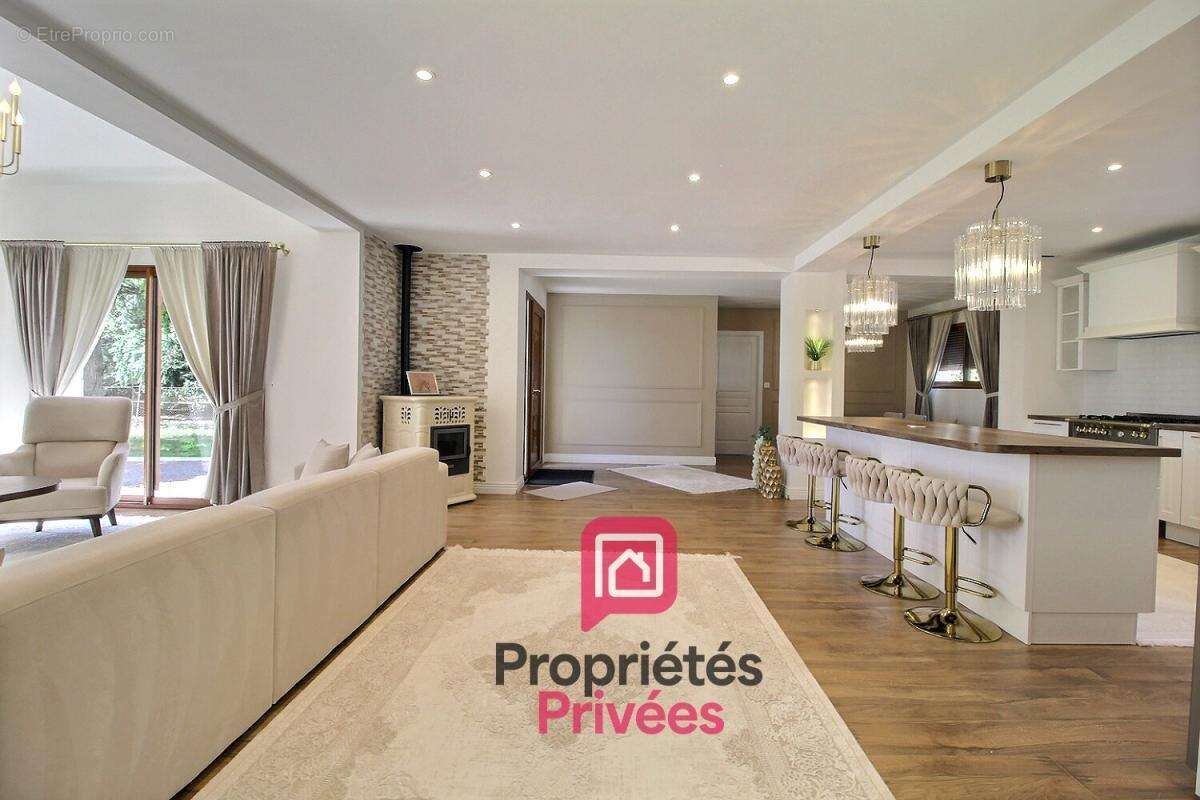 Maison à AMILLY