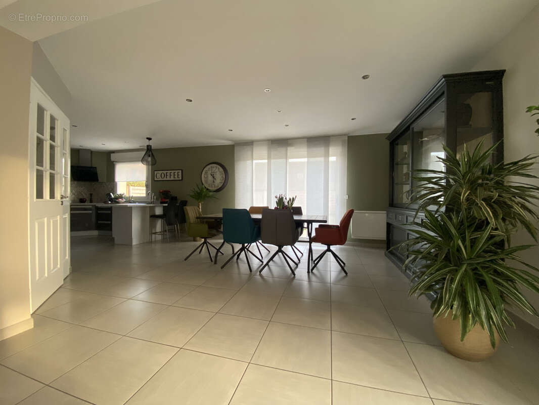 Maison à COURRIERES