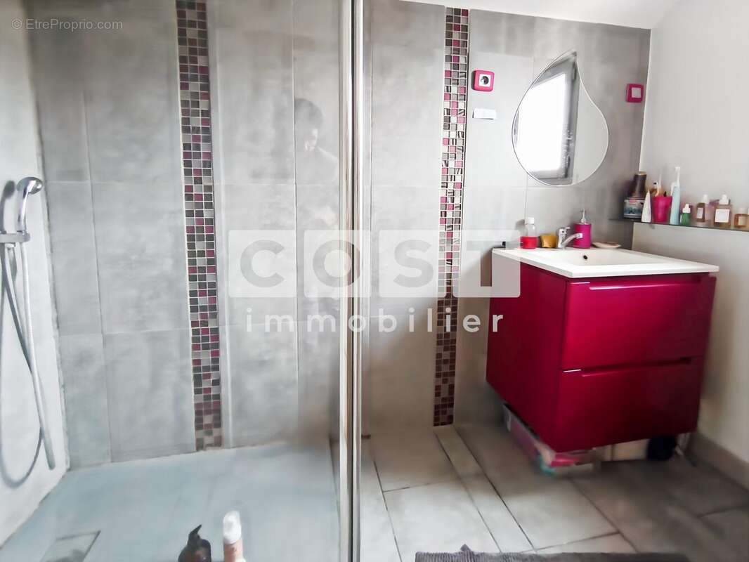 Maison à COURBEVOIE