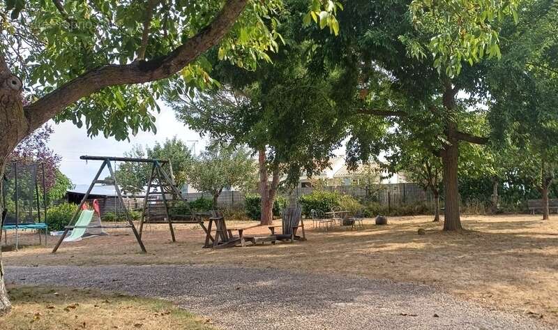 Maison à ROULLET-SAINT-ESTEPHE