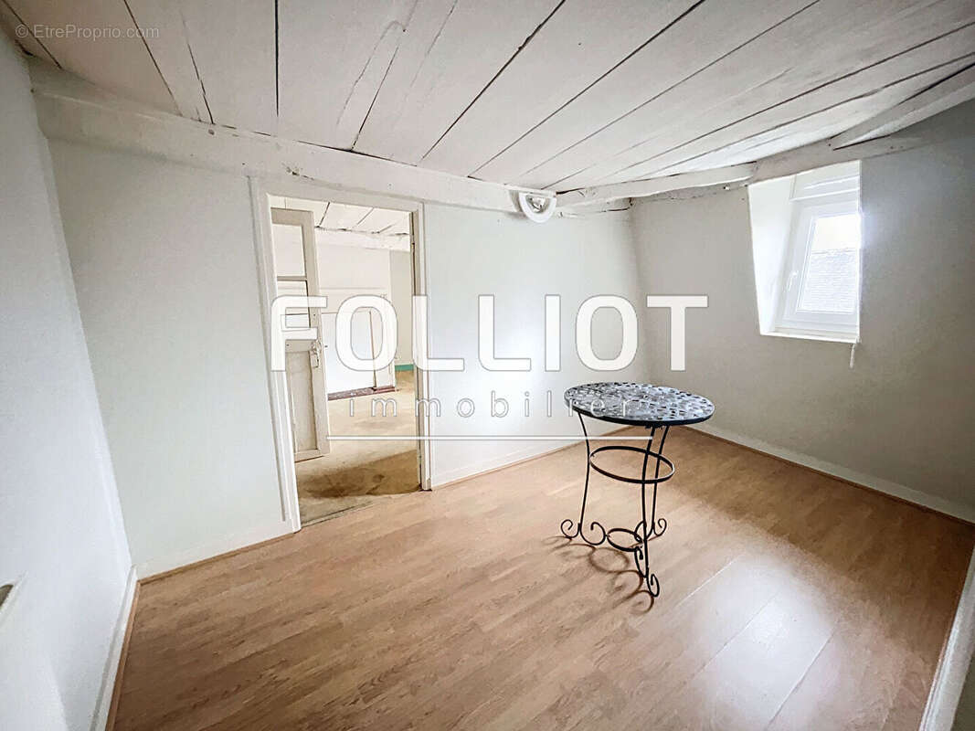 A vendre - Appartement en duplex Fougères 105 m² - Hyper centre - photo 7
