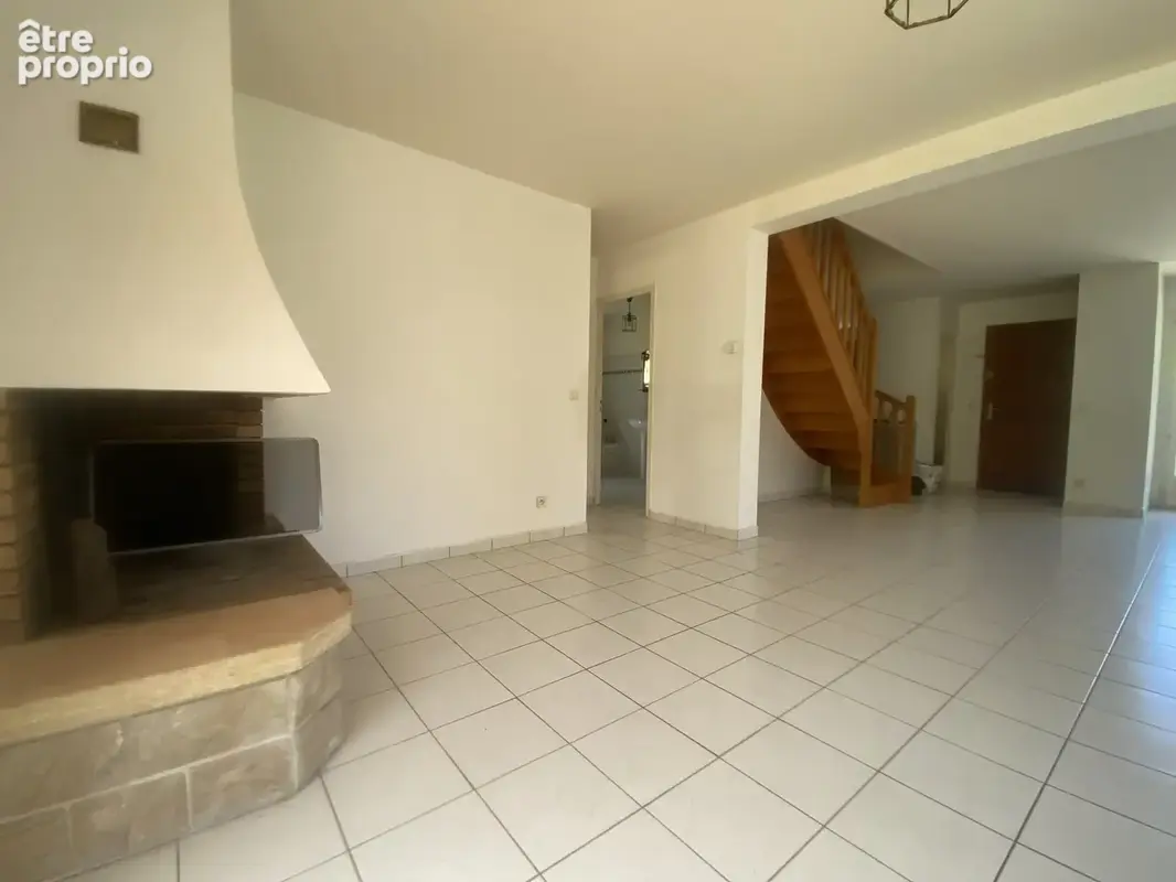Maison centre - photo 10
