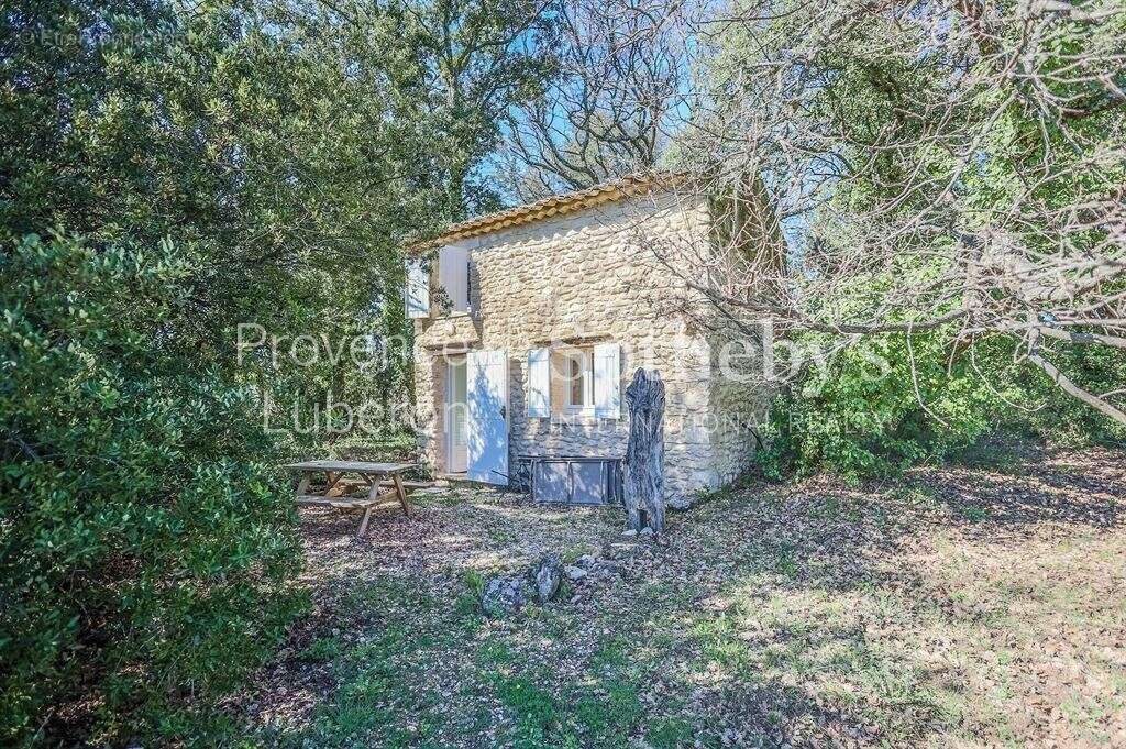 Maison à GORDES
