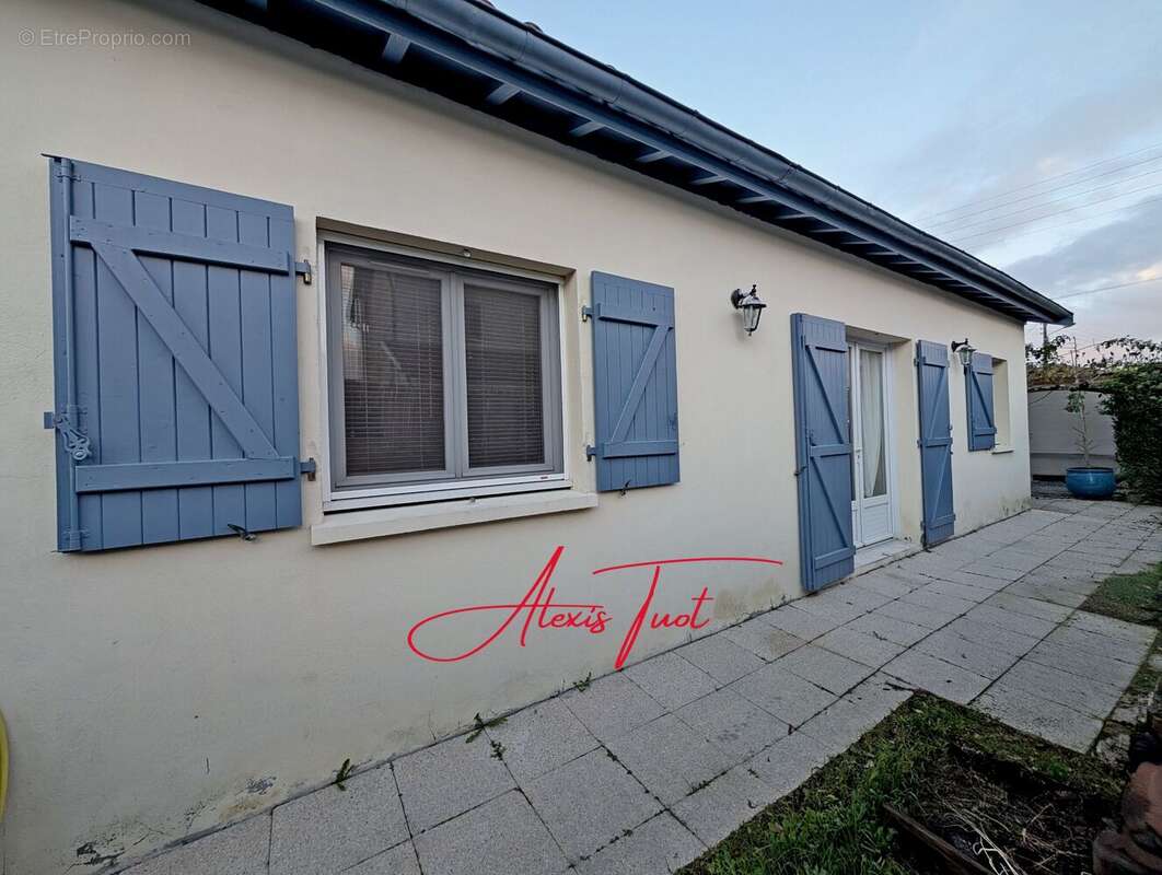 Maison à AMBARES-ET-LAGRAVE