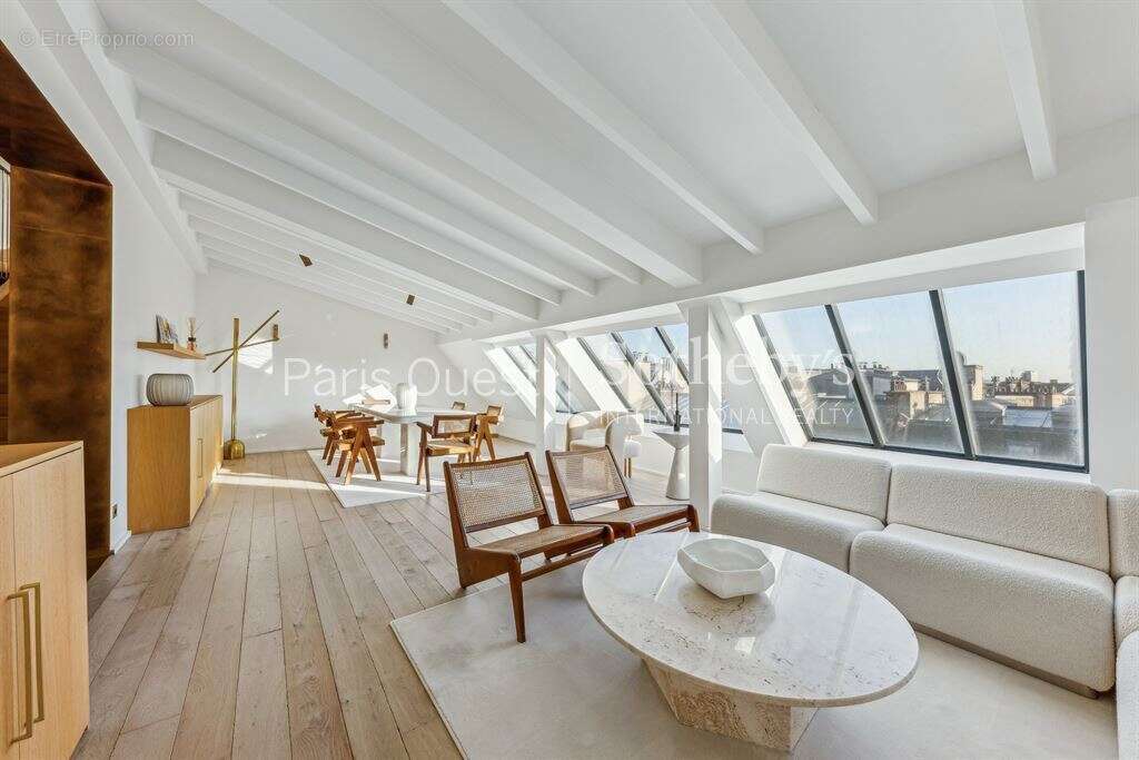 Appartement à PARIS-8E