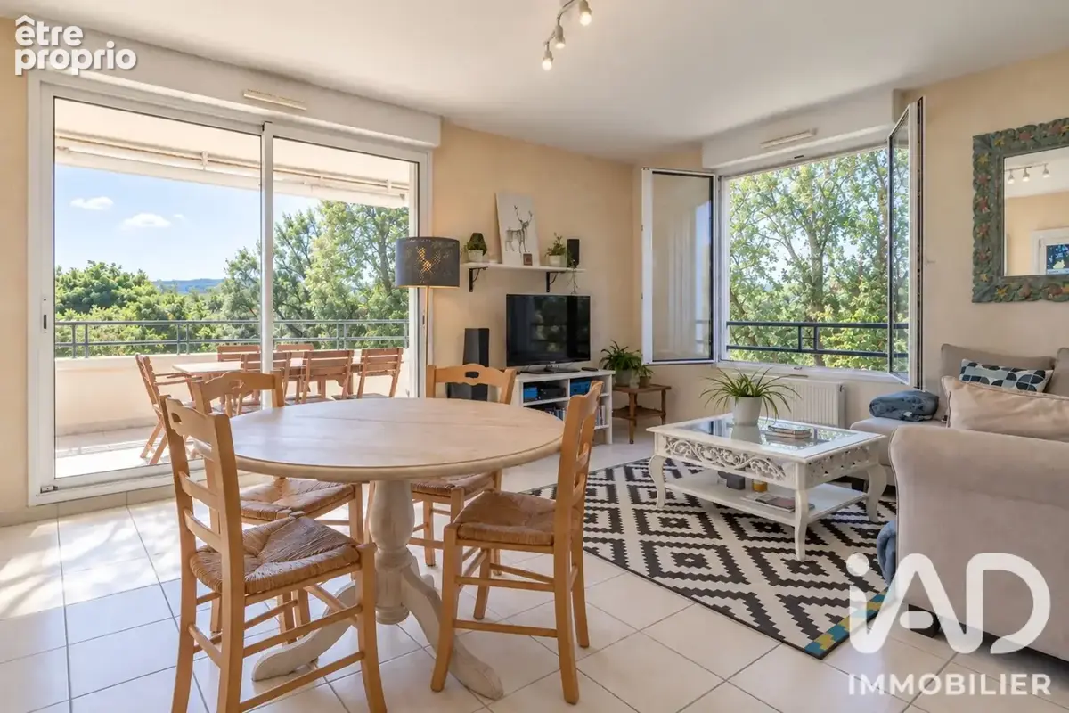 Photo 1 - Appartement à CHARBONNIERES-LES-BAINS