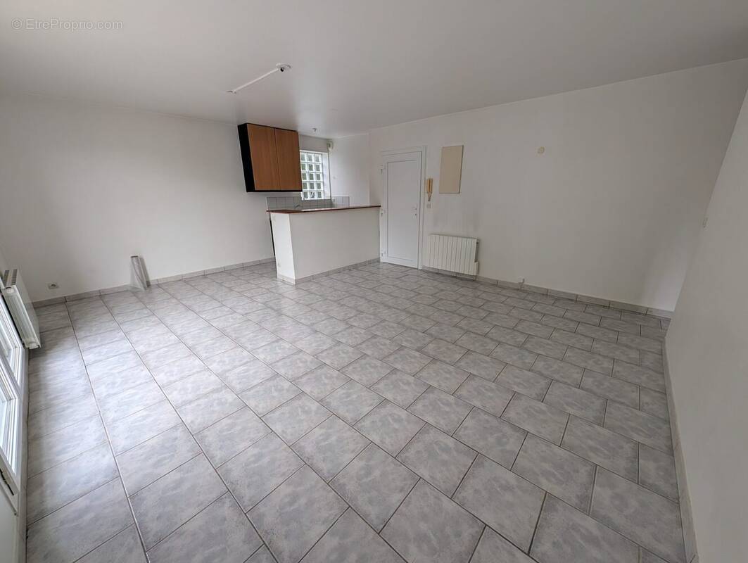 Appartement à LES CLAYES-SOUS-BOIS