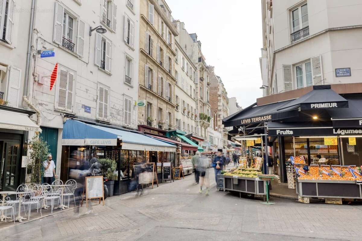 Appartement à PARIS-17E