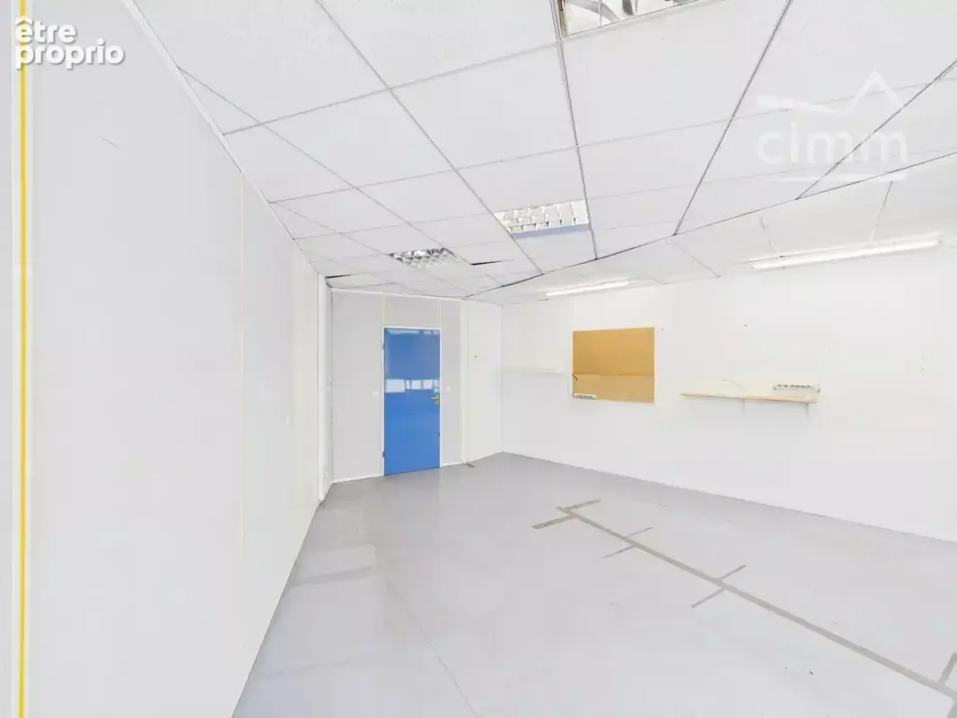 Local Commercial / Bureaux de 228 m² - Quartier de l'Aigle - photo 14