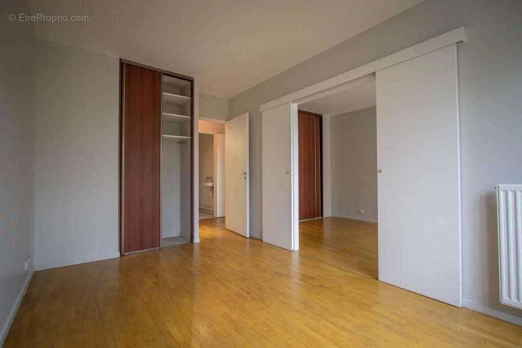 Appartement à LEVALLOIS-PERRET