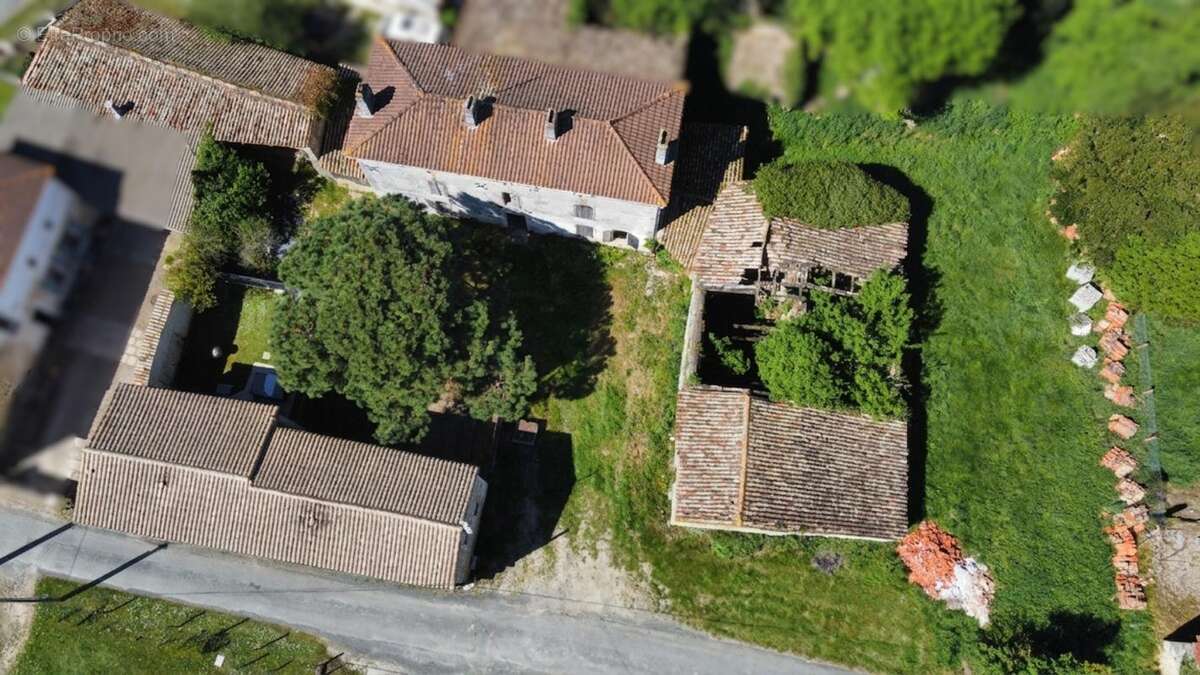 Maison 137 m² à Saint-Sigismond-De-Clermont  - photo 14