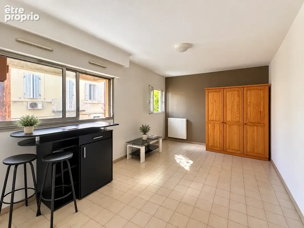 Appartement à MARSEILLE-4E