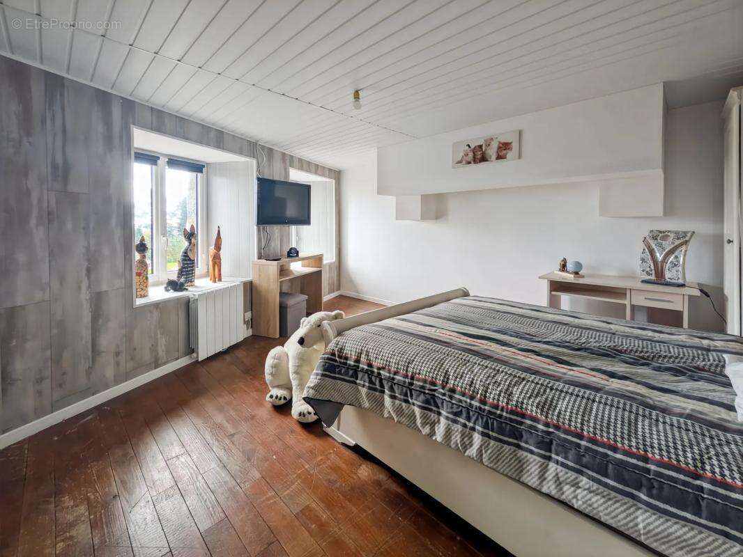 Maison à PERRIERS-EN-BEAUFICEL