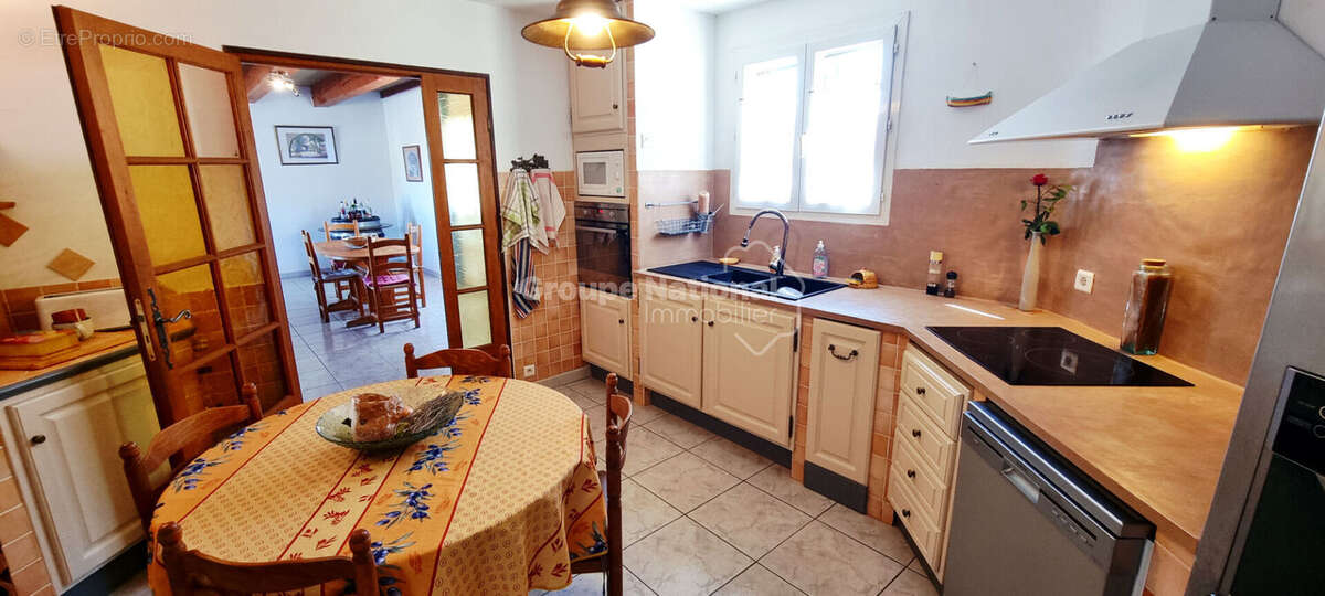 Villa de 238m² avec vue et  2 logements indépendants - photo 4