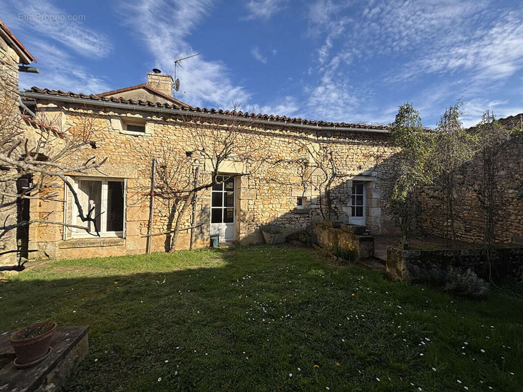 Maison à LAVOUX