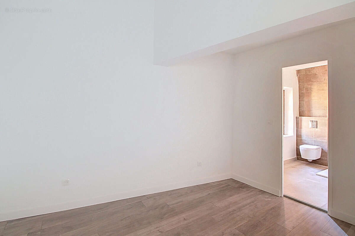 Appartement à LORGUES