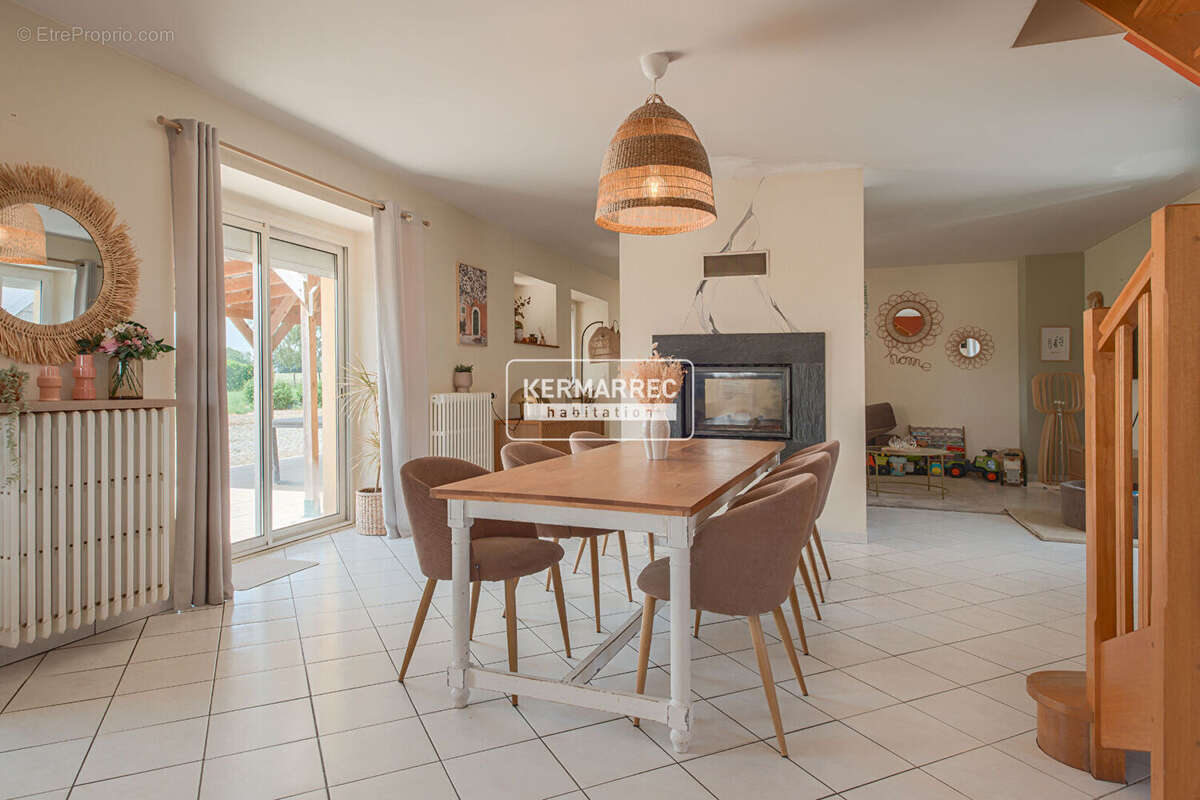 Maison à ARGENTRE-DU-PLESSIS