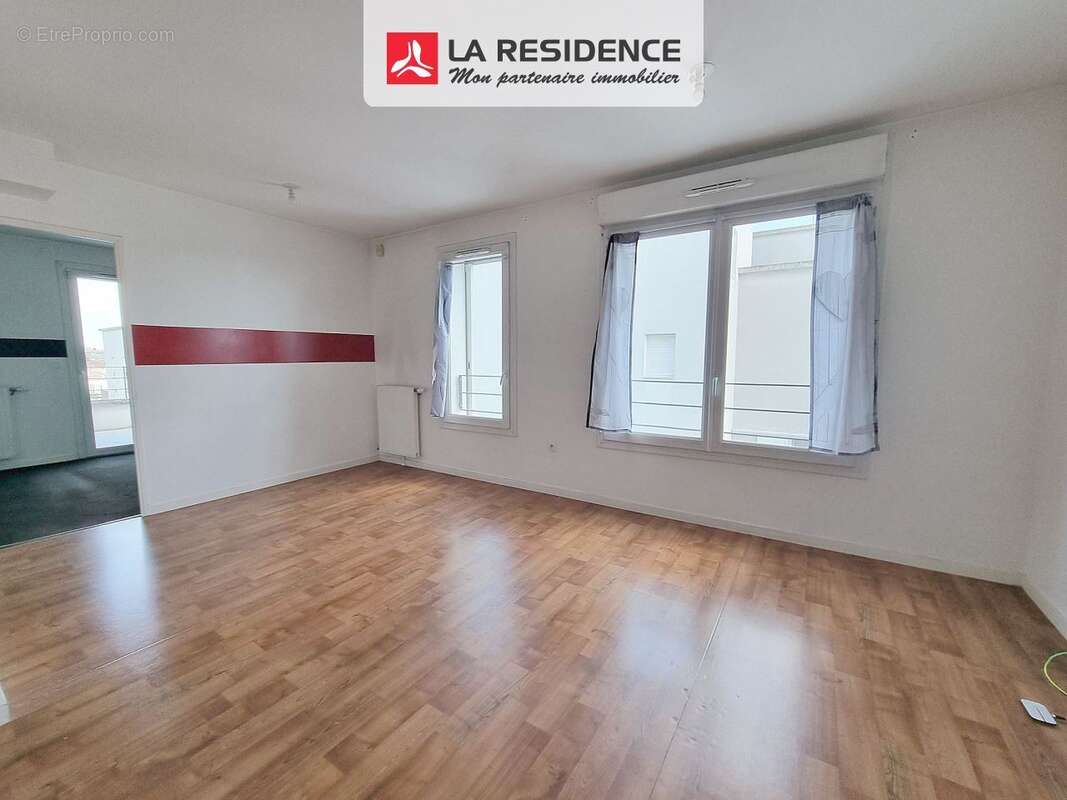 Appartement 55 m² à Stains  - photo 2