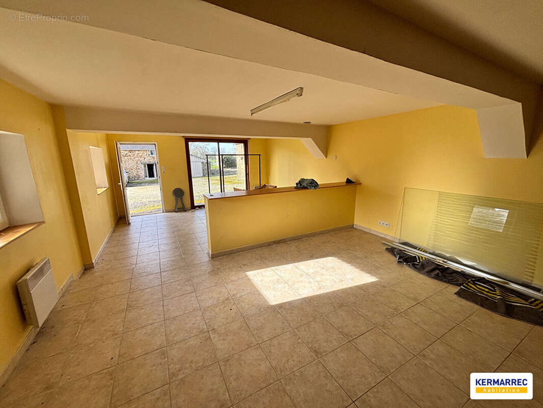 Maison à ARGENTRE-DU-PLESSIS