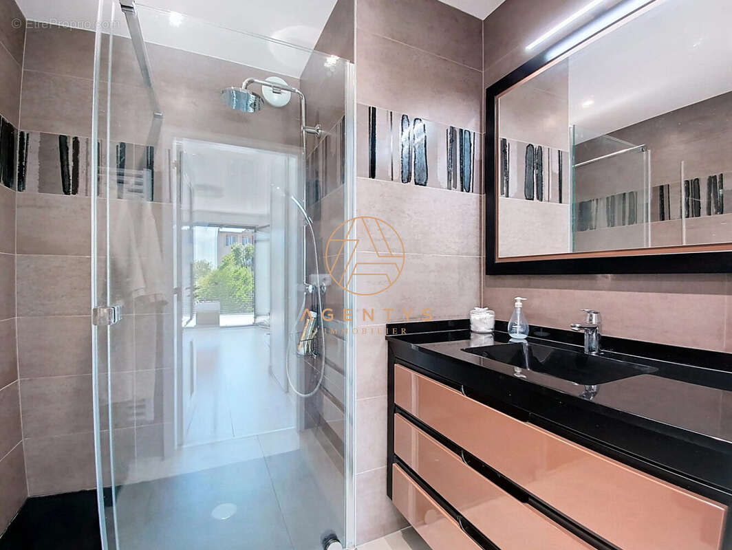 Appartement à SAINT-MAUR-DES-FOSSES