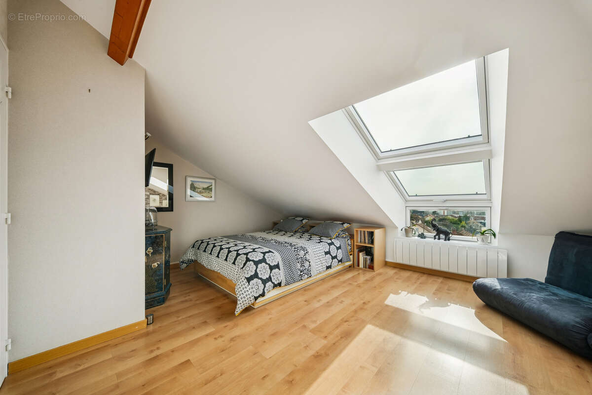 Duplex T4 avec terrasse   Vue dégagée   Parking et cave - photo 9