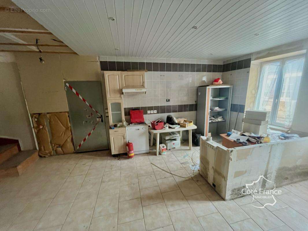 Maison à COURSON-LES-CARRIERES