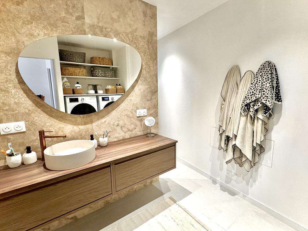 Appartement à LA COLLE-SUR-LOUP