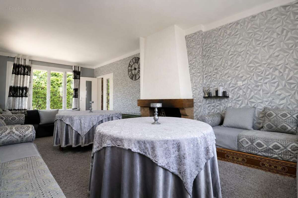 Maison 230 m² à Brochon  - photo 4