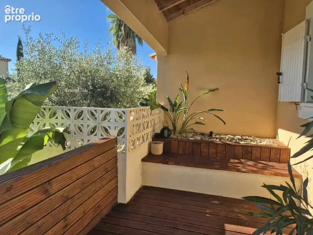 Villa de plain-pied avec garage et piscine - photo 2