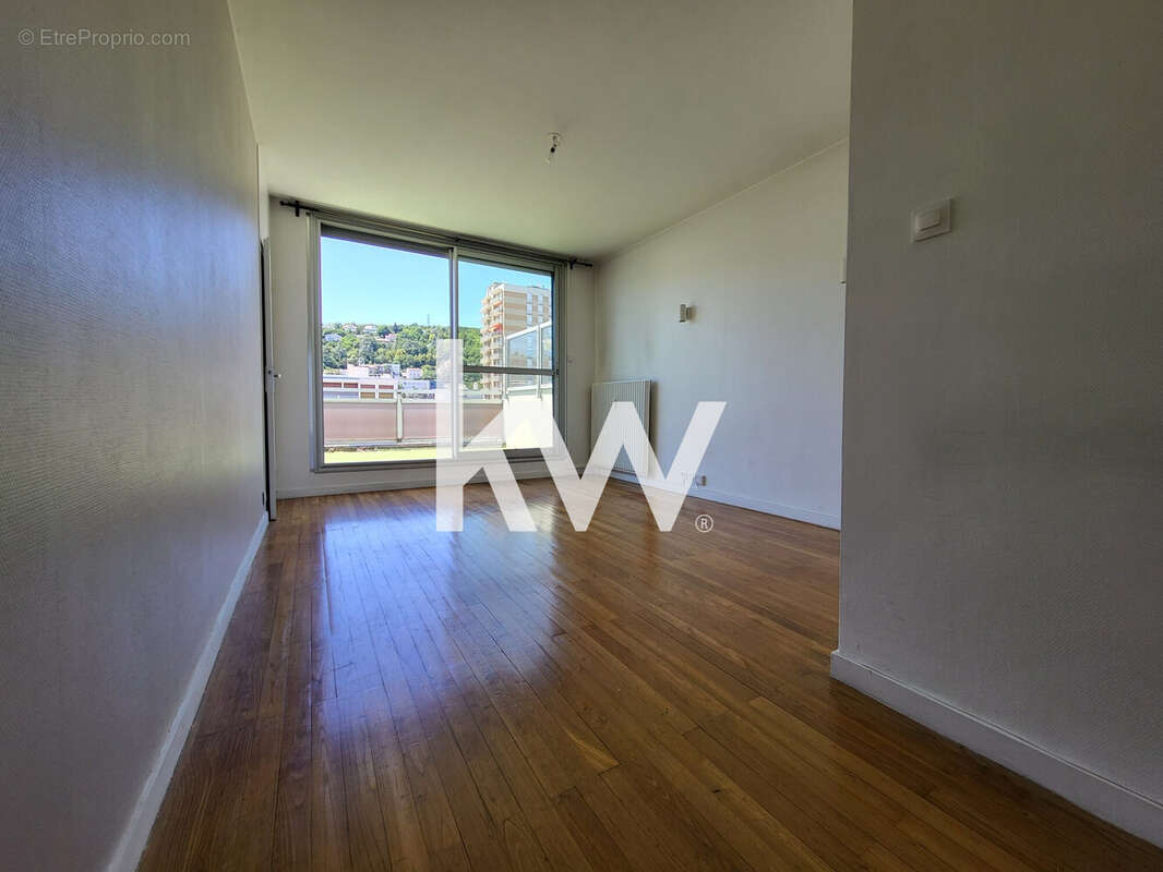Appartement 49 m² à Saint-Etienne  - photo 7