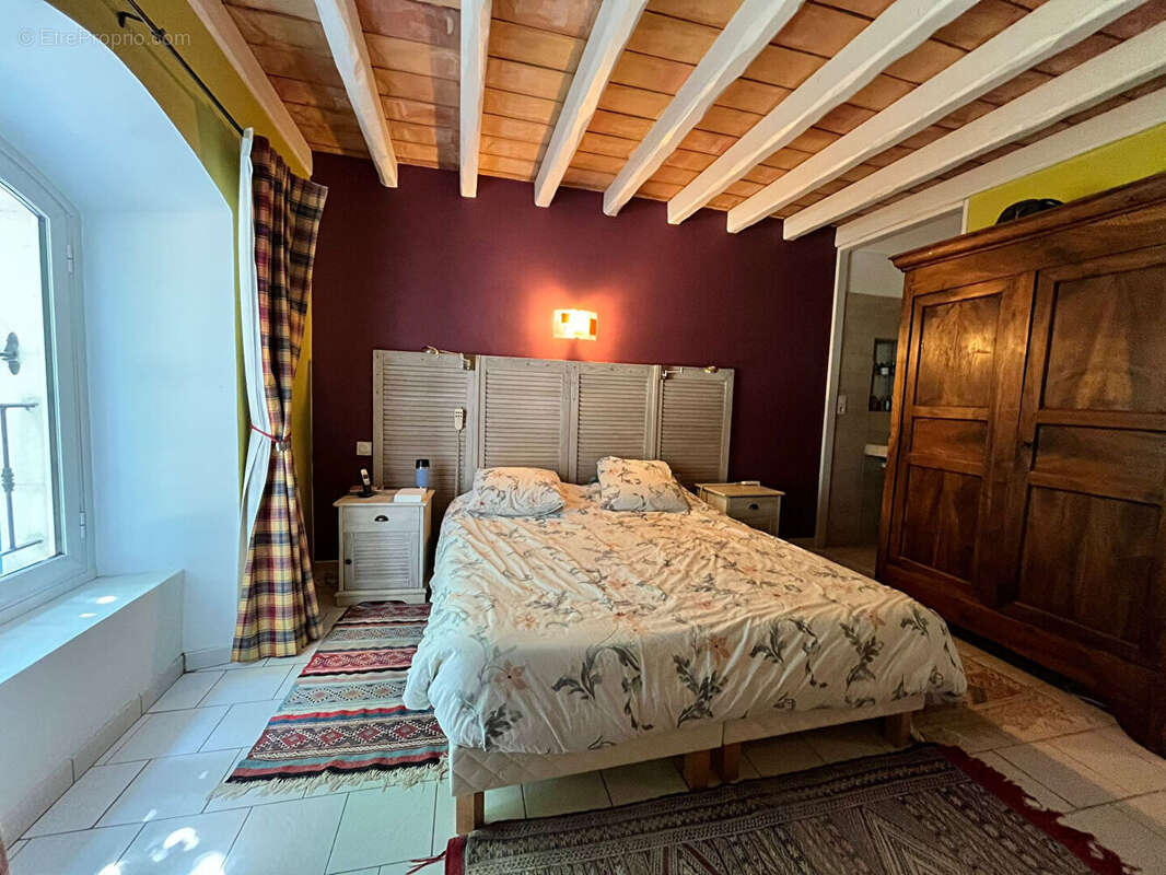 Maison à SUZE-LA-ROUSSE