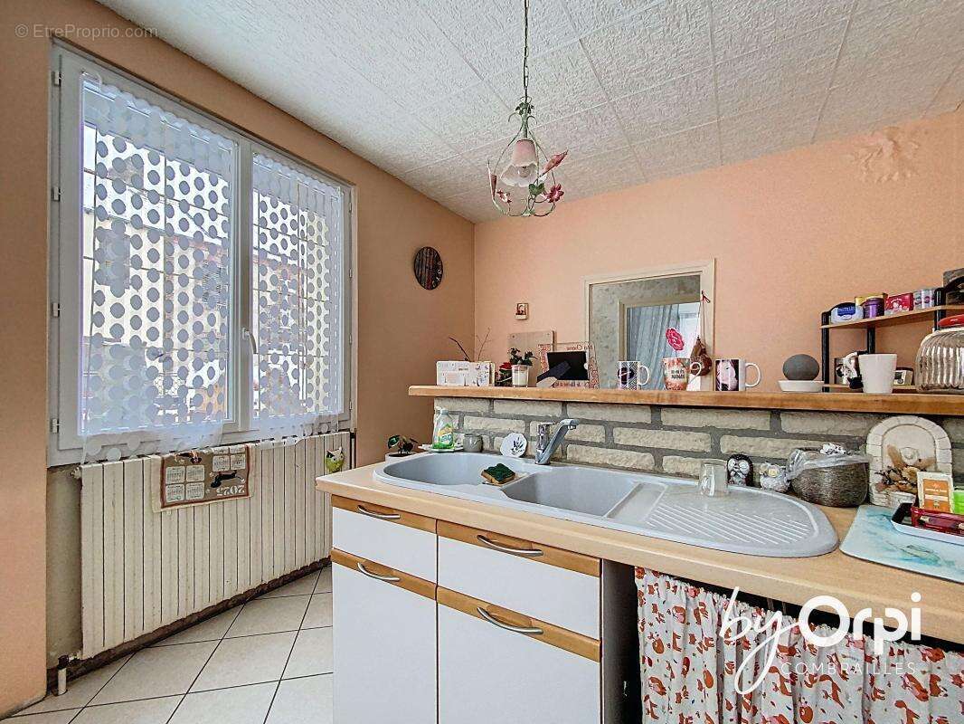 Maison à SAINT-ELOY-LES-MINES