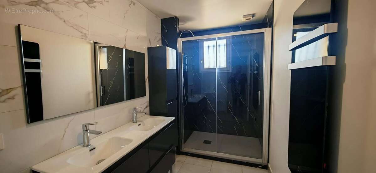 Appartement à PONT-SAINTE-MARIE