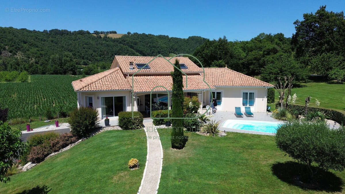 Maison à FLAGNAC