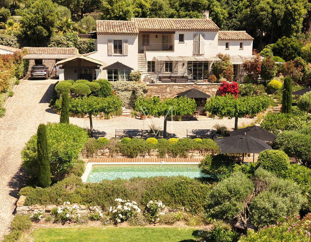 Maison à PLAN-DE-LA-TOUR