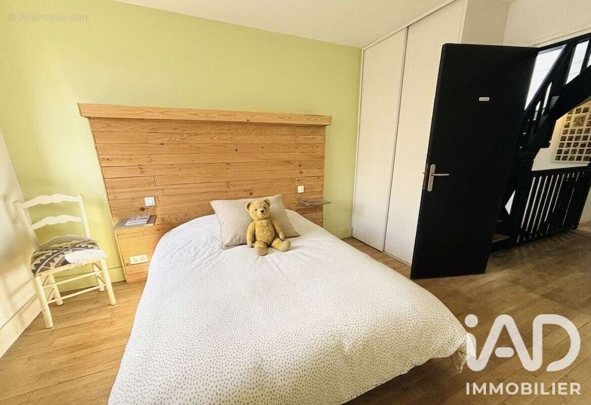 Maison 206 m² à Saint-Martin-Sous-Vigouroux  - photo 9