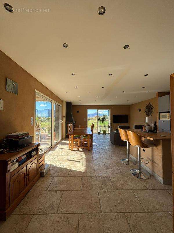 Maison à SAINT-SAUVEUR-GOUVERNET