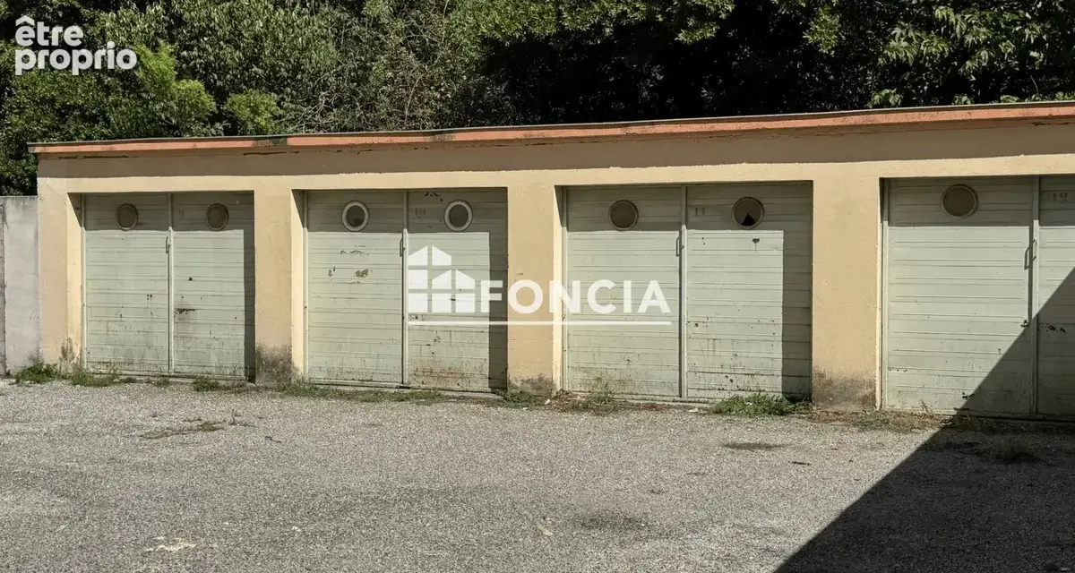 Garage à Avignon – 18 m² de surface - photo 2