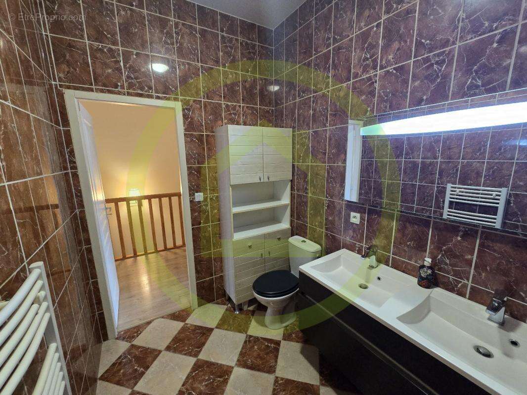 Appartement à SAINT-JEAN-DE-LA-RUELLE