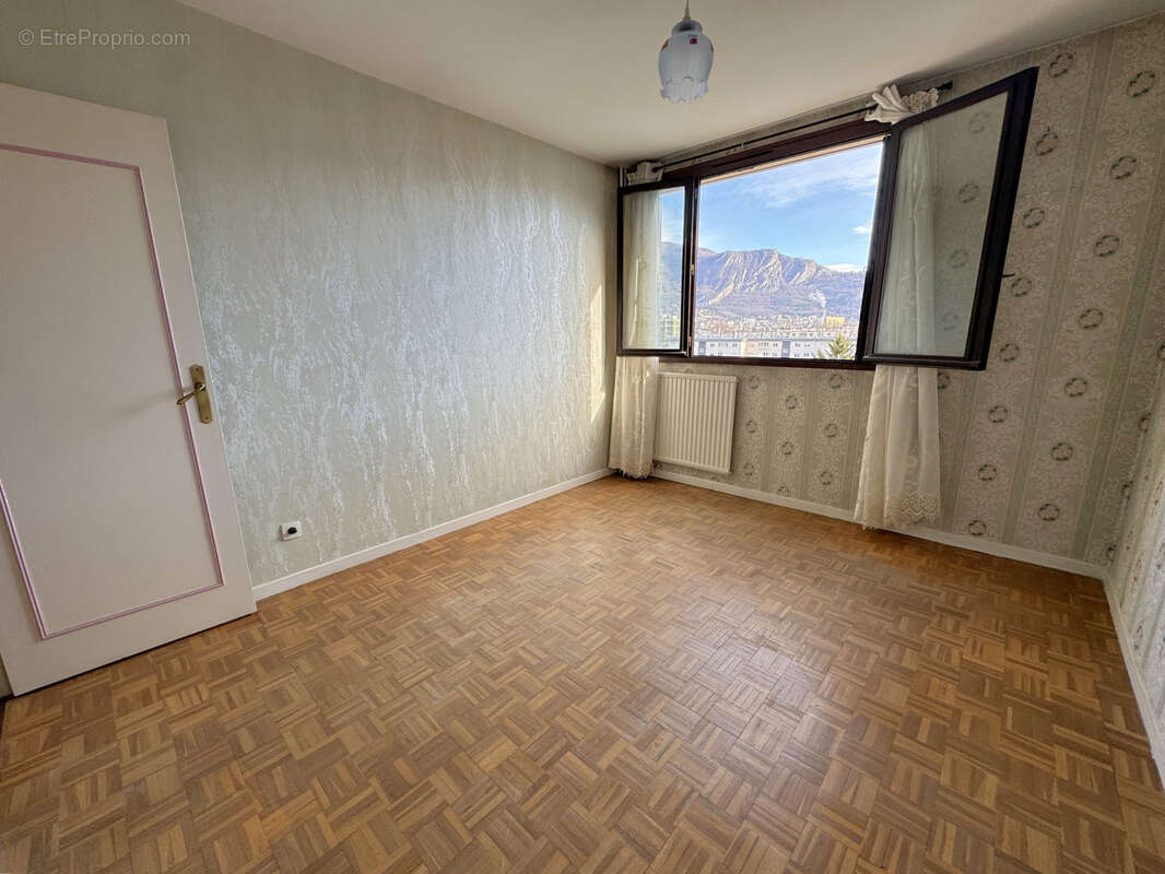 Appartement à FONTAINE