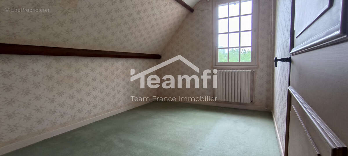 Maison à SAINT-JEAN-DE-BRAYE