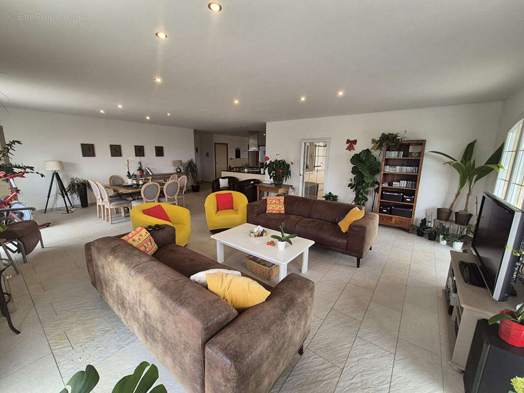 Maison Arnaud Guilhem 6 pièce(s) 150 m2 - photo 3